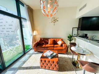 Queens Estate Vacation Homes - Merano Tower, Business Bay - Dubai - 3