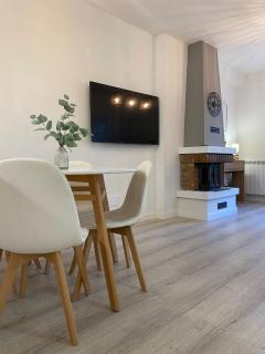Acogedor apartamento con piscina compartida y opción a parking - Jaca - 4