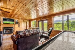 Moonshine Mtn - HugeLodge - Views - May Deals - Game Rm - Hot Tub - Fire Pit - Gatlinburg - 1