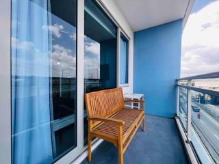 Azure Sakura Suite with Netflix - Manila - 9