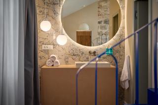 Central Heritage Hotel - 8