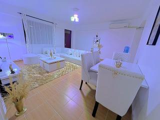 Luxurious Homely Apt 6 - 6