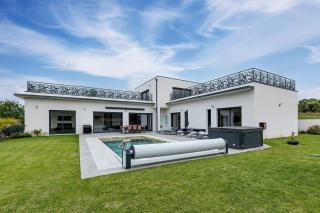 La Villa Danaud - Maison avec piscine et jacuzzi - Vailhauquès - 0