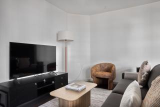 Central Square 2br w gym nr T BOS-818 - 8