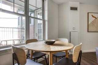 Central Square 2br w gym nr T BOS-818 - 5