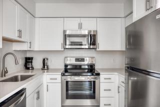 Central Square 2br w gym nr T BOS-818 - 4