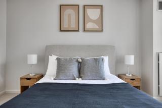 Central Square 2br w gym nr T BOS-818 - 1