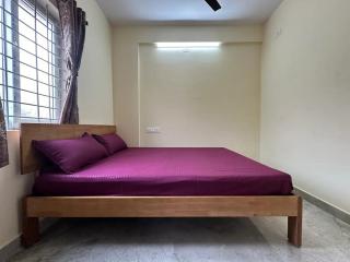 Cozy Room 1Bhk with Lift 601 - Bangalore - 2