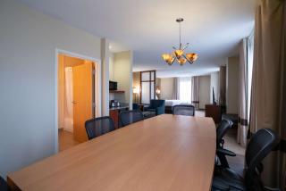 Comfort Suites Airport - Luckney - 4