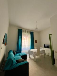 Chic Urban Retreat con Giardino Luminoso - Cagliari - 7