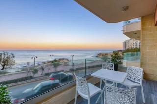 Lavish Sea View Apt In the heart of Sliema - Sliema - 6
