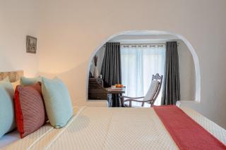 LohonoStays Villa Santorini - Alībāg - 3