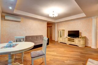 Апартаменти 3-кімнатні поруч з ТРЦ Гулівер - Kiev - 1