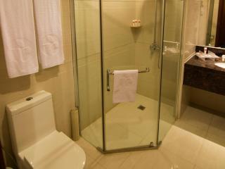 Ramada by Wyndham Manila Central - Manila - 2
