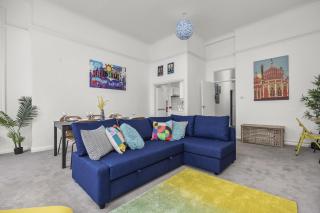 Cheeky Chappie with Sea Views - 1