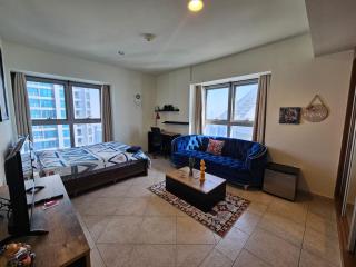 Super Host at Highest Residential Tower in the world, Private Rooms in a Shared apartment - Dubai - 7