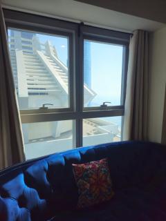 Super Host at Highest Residential Tower in the world, Private Rooms in a Shared apartment - Dubai - 1