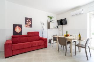 spazioso bicamere fronte mare - 8