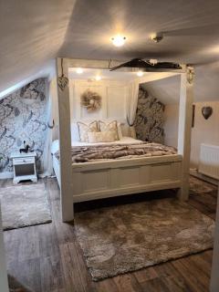 The Renishaw Rooms - 1