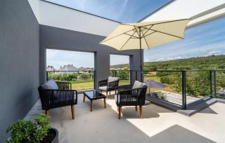 1 Bedroom Amazing Apartment In Sukosan - 4