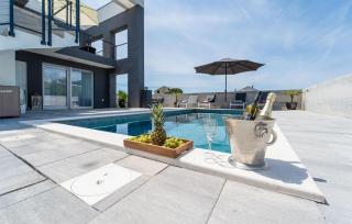 1 Bedroom Amazing Apartment In Sukosan - 1