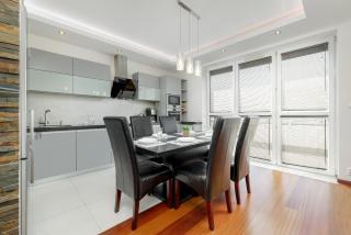 Gamers' Paradise - Modern Apartment with Parking in Cracow by Noclegi Renters - Cracovia - 4