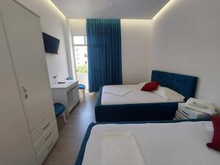 GRAND HOTEL eae - 6