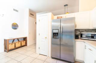 The Zen Den near I-10 and Downtown with Hot Tub and Garage - 2