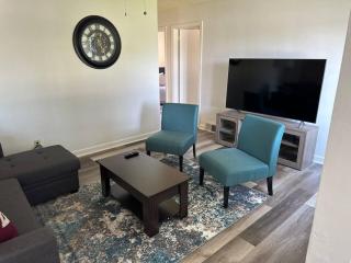 Sleeps 8, YSU, Fairgrounds, Wi-Fi, EV1, Remote, Heart of Boardman - Youngstown - 9