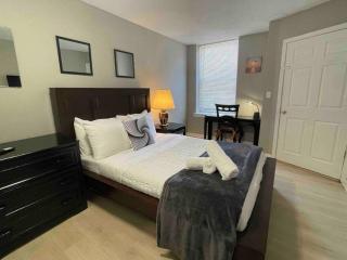 Discover Charm City from a Cozy Retreat - Baltimore - 4