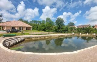 4 Bedroom Gorgeous Home In Bezinghem - Bezinghem - 1