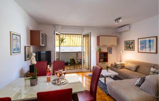 Beautiful Apartment In Split With Wifi - 9