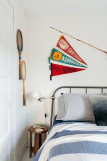 Hillcrest Cottage - Charming Cottage with hot tub and view! - 7