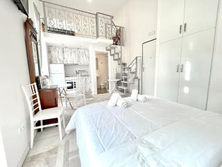 Xenias Rooms Apartments - Koroni - 1