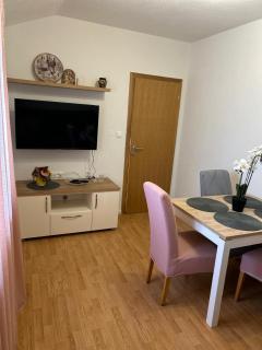 Apartment Lovre Topic - 2