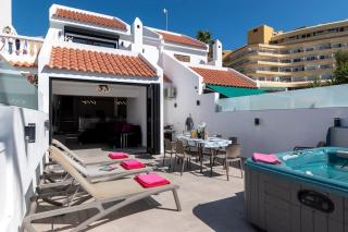 Modern 3 Bedroom Villa with Hot Tub in Costa Adeje - Adeje - 0