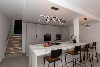 Modern 3 Bedroom Villa with Hot Tub in Costa Adeje - Adeje - 7