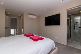 Modern 3 Bedroom Villa with Hot Tub in Costa Adeje - Adeje - 4