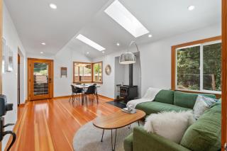 Redwood Oasis - Luxe Santa Cruz Cabin with Hot Tub - 8