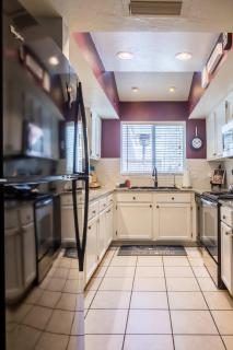 Cozy Townhouse with Community Pool Near ASU West - Phoenix - 6