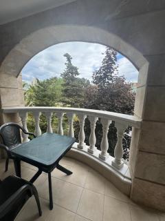 Charming Two-Bedroom Apartment in Villa Roma - Burgas - 8