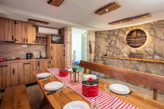 Melody Suites - 2 Apartments Rented Together as 1 Unit - Private Heated Pool - Podstrana - 7