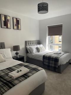 The Melodies with Free Parking , Harlow - 2