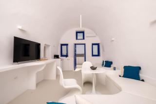 Akrotiri Hidden Gem - 3