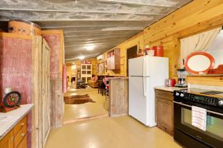 Rural & Horse-Friendly Cabin ~ 24 Mi to Bandera! - 1