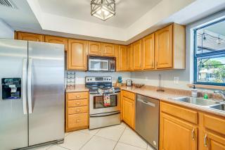 Screened Porch and Heated Pool Cape Coral Home - Cape Coral - 1