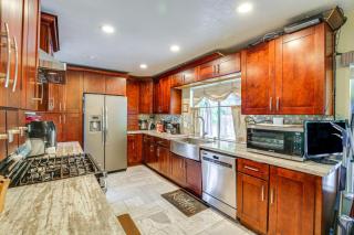 Anaheim Home with Pool, 14 Mi to Disneyland! - 9