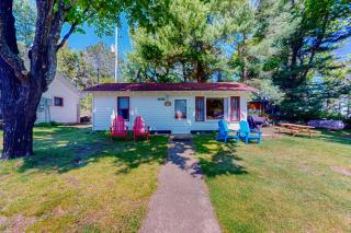 1 BR LakeView Cabin| Dock | Gas Grill | WiFi - 5