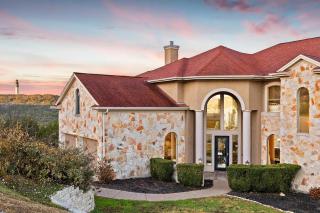 3 Kings with Theater, GameRoom and BBQ just 7 mins from Marina - 9
