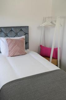 That's Amore House 3 bedroom house with parking walking distance to Sandbach town - 2